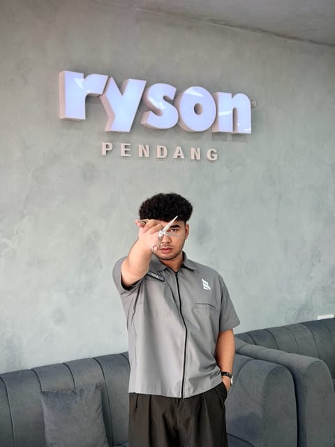 BARBER IZZUL